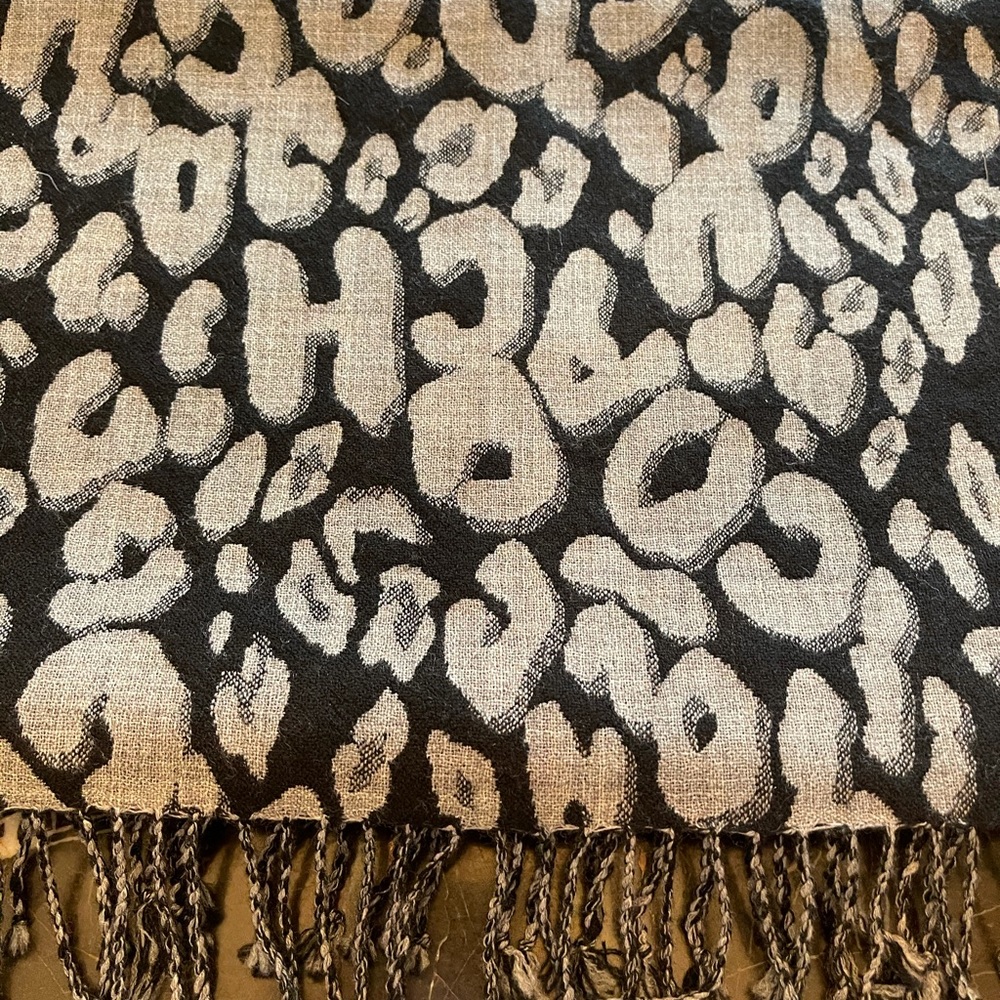 Coach Scarf - Picture 5 of 5